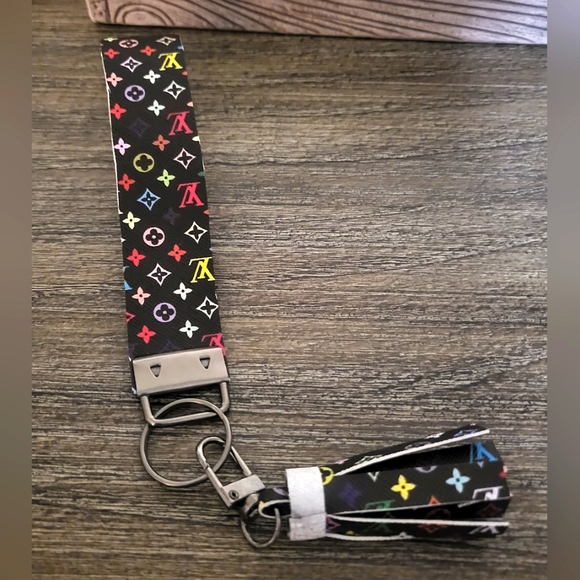 Designer Inspired Key Fob Wristlet 🎉2/$30🎉 - Picture 3 of 5